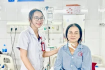 Uống mật cá trắm chữa đau đầu, người phụ nữ bị ngộ độc suy gan cấp