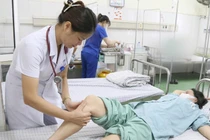 Cách điều trị biến chứng thường gặp do thoái hóa khớp gối