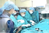 Cùng chuyên gia Nhật Bản cứu bệnh nhân tắc, hẹp 90% động mạch liên thất trước