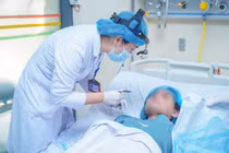 Bộ Y tế chỉ đạo khẩn cấp cứu 15 nạn nhân vụ cháy ở Hà Nội