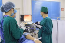 Ăn yến chưng người bệnh bị hạt táo đỏ đâm thành dạ dày