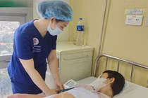 Cô gái 23 tuổi tưởng mệt mỏi do cảm không ngờ u lympho không Hodgkin