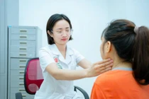 Cô gái 23 tuổi tưởng mệt mỏi do cảm không ngờ u lympho không Hodgkin