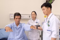 Tê yếu nửa người, người đàn ông 50 tuổi thoát di chứng nhờ cấp cứu sớm