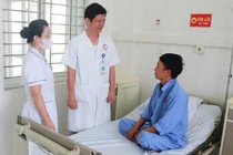 Chạy đua thời gian cứu sống bệnh nhân thủng tạng rỗng