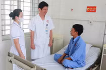 Chạy đua thời gian cứu sống bệnh nhân thủng tạng rỗng