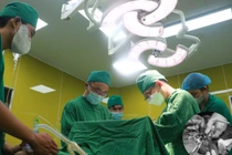 Ngã ngồi tưởng nhẹ, bệnh nhân vỡ vật hang mất tiểu tiện