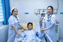 Người đàn ông suy đa tạng do nhiễm xoắn khuẩn Leptospira, sốt xuất huyết