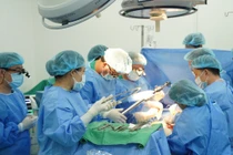 3 ngày làm việc liên tục, trắng đêm ghép tạng từ hai trường hợp hiến