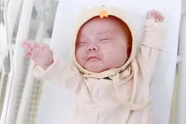 Hành trình kiên cường giành sự sống cho bé từ 600g lên 3 kg