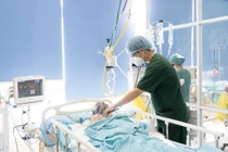 Báo động đỏ cứu 12 người trong vụ nổ nhà máy ở Quảng Nam