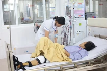 Cứu người bệnh suy tim, thận... gãy xương đùi cực kỳ phức tạp