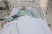 Đau bụng, khó thở cụ ông 98 tuổi nguy kịch vì thủng hang vị dạ dày