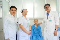 Không ăn uống, cụ bà xuất huyết dạ dày ung thư