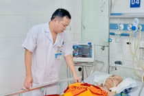 Hôn mê do viêm não vì nhiễm virus herpes tiến triển tử vong nhanh