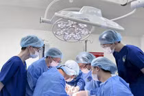 Toàn cảnh ca phẫu thuật lấy thận từ người hiến sống - Ảnh BVCC