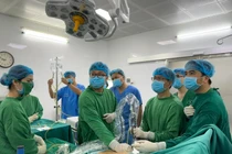 Đau bụng vùng thắt lưng không ngờ sỏi bám sonde JJ bỏ quên lâu ngày