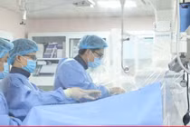 Đau bụng dưới 10 năm không ngờ do giãn tĩnh mạch buồng trứng