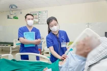 15 ngày hồi sức cứu cụ ông 95 tuổi sốc nhiễm khuẩn, viêm phổi