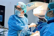 Cụ bà 75 tuổi bị chấn thương nặng khi dọn nhà sau bão lũ