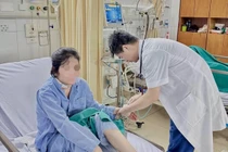 Lọc máu thay huyết tương cứu bệnh nhân nhược cơ nguy kịch