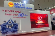 Trải nghiệm công nghệ VR tại gian hàng “80 năm Y tế Việt Nam”