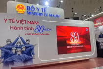 Trải nghiệm công nghệ VR tại gian hàng “80 năm Y tế Việt Nam”