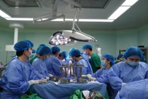 24 giờ chạy đua sinh tử vượt 2000 km lấy tạng ghép hồi sinh sự sống