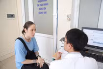 Người phụ nữ Ukraina được bác sĩ Việt Nam phát hiện sớm ung thư cổ tử cung