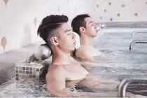 Tắm bồn nước nóng có ảnh hưởng đến chức năng sinh lý đàn ông?