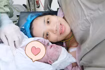 Hành trình vượt qua song thai không tim để đón con đầu sau 7 lần mang thai