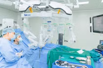 Đi khám ho phát hiện cả u trung thất và u tuyến ức