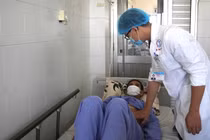 Lần đầu tiên dùng dao mổ siêu âm Cusa cắt khối ung thư gan