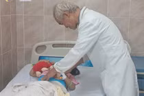 Bé 5 tuổi mổ trật khớp háng bẩm sinh thay đổi cuộc đời