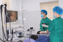 Đi khám thiếu máu, người phụ nữ bất ngờ phát hiện ung thư