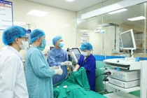 Lao phổi, uống rượu, người bệnh 61 tuổi sốc nhiễm khuẩn, áp-xe phổi nguy kịch