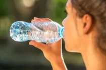 Lười uống nước trời lạnh, cẩn thận nguy hiểm đến sức khỏe