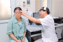 Nghe kém kéo dài vì xương nhỏ nhất cơ thể bị 'đóng cứng'