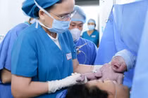 Bé 3 kg chào đời khỏe mạnh sau hành trình can thiệp tim bào thai phức tạp