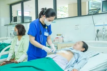 500ml dịch bao quanh tim, người phụ nữ nhập viện vì lồng ngực bị bóp nghẹt