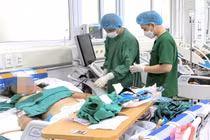 Tiêm giảm đau vùng cổ, cụ bà 71 tuổi nguy kịch vì sốc độc tố tụ cầu vàng