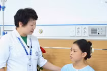 Bóc khối u vú 8 cm cho bé gái 14 tuổi, ưu tiên bảo tồn tuyến vú