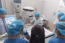 Áp dụng thành công thở máy HFO cứu sống trẻ sơ sinh ARDS nặng