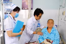 Chỉ đau đầu nhẹ, đi khám phát hiện u não lớn phức tạp