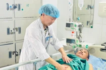 Lọc máu cứu sống nam bệnh nhân sốc nhiễm khuẩn do vi khuẩn thương hàn