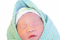 Em bé chào đời khỏe mạnh sau hành trình đặt shunt phổi từ trong bào thai