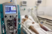 Sau khi đi làm đồng về bệnh nhân 50 tuổi nhiễm khuẩn nguy kịch