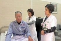 Tưởng thoái hóa cột sống gây đau lưng không ngờ bệnh máu ác tính