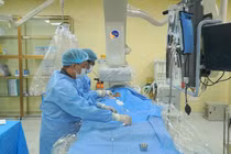 Đau ngực đột ngột tưởng mệt mỏi thường ngày, không ngờ hành trình sinh tử