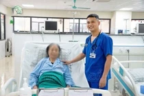 Hết méo miệng, liệt nửa người nhờ đến viện sau 1,5 giờ đột quỵ